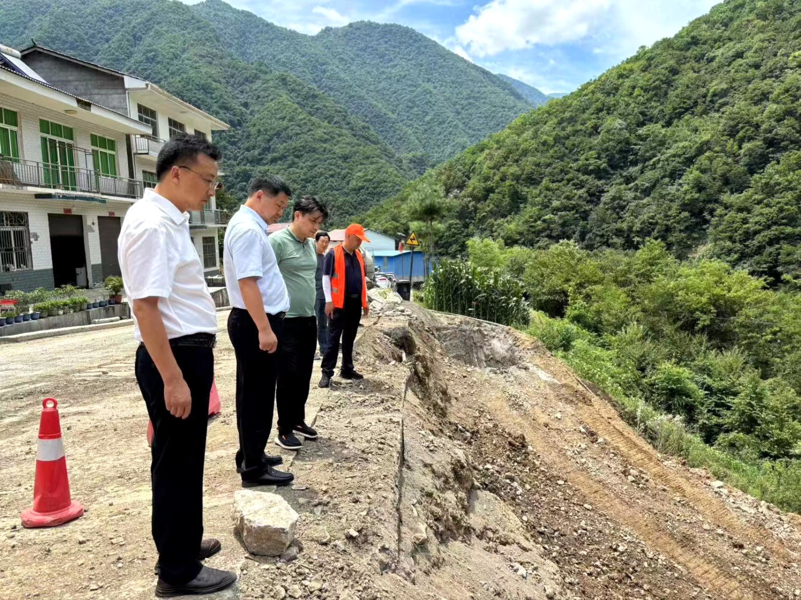 市公路中心二季度养护安全检查照 (4).jpg