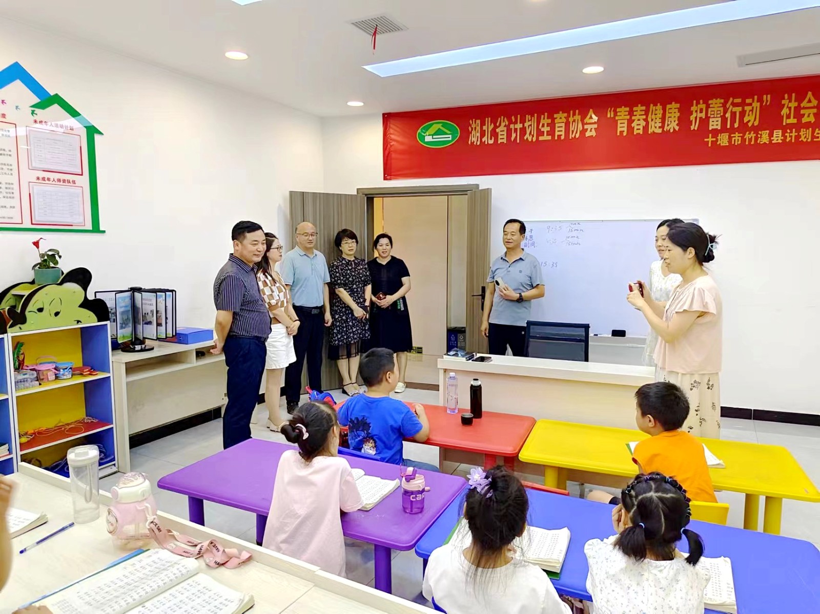 县民政局：打造民政服务综合体，关爱“一小”，服务“一老”-02.jpg