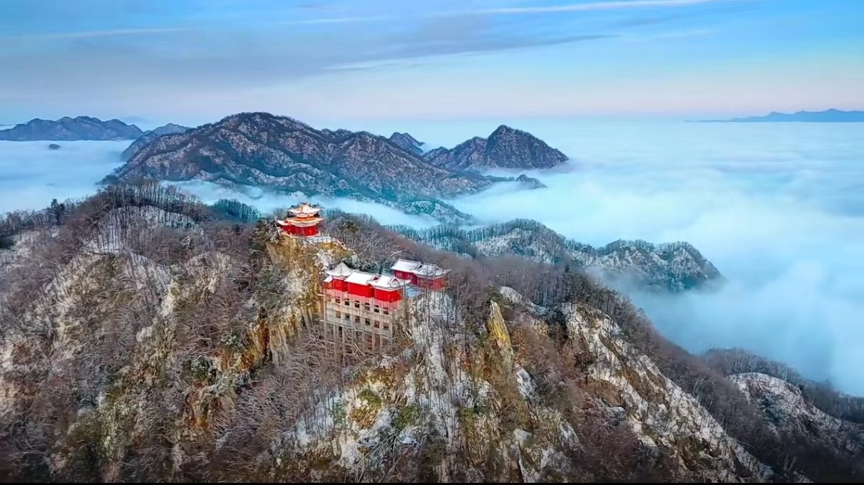 冬日的偏头山如同仙境.jpg